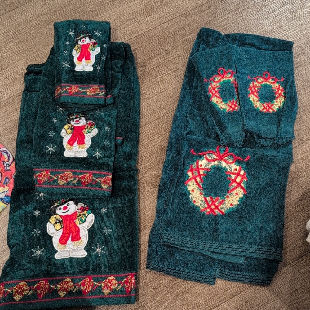 Festive Green Snowman Bath Towel Set